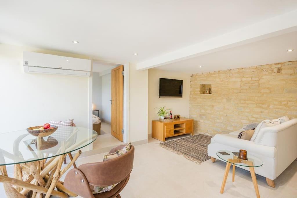 Beautiful One-Bed Countryside Retreat In Bath Apartment Ngoại thất bức ảnh